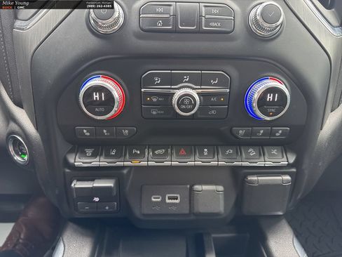 Certified 2022 GMC Sierra 2500 Denali w/ Denali Black Diamond Edition AWD/4WD image 32