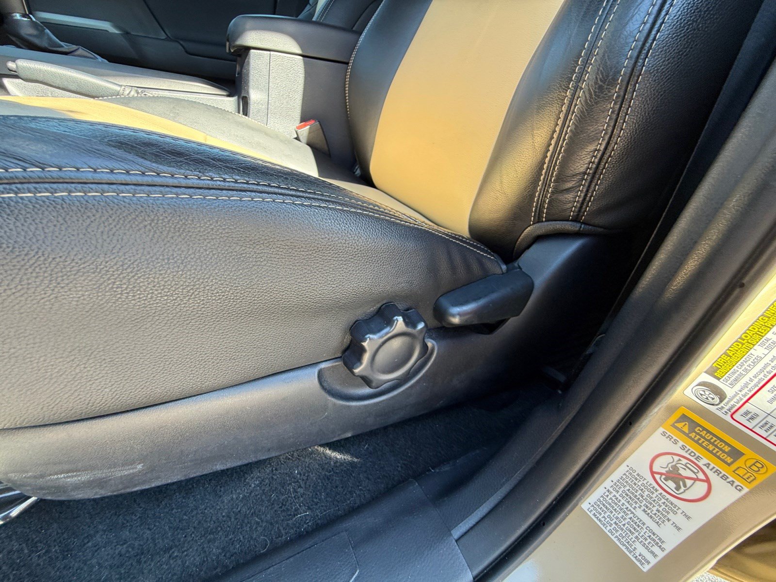 Used 2017 Toyota Tacoma TRD Sport AWD/4WD image 14