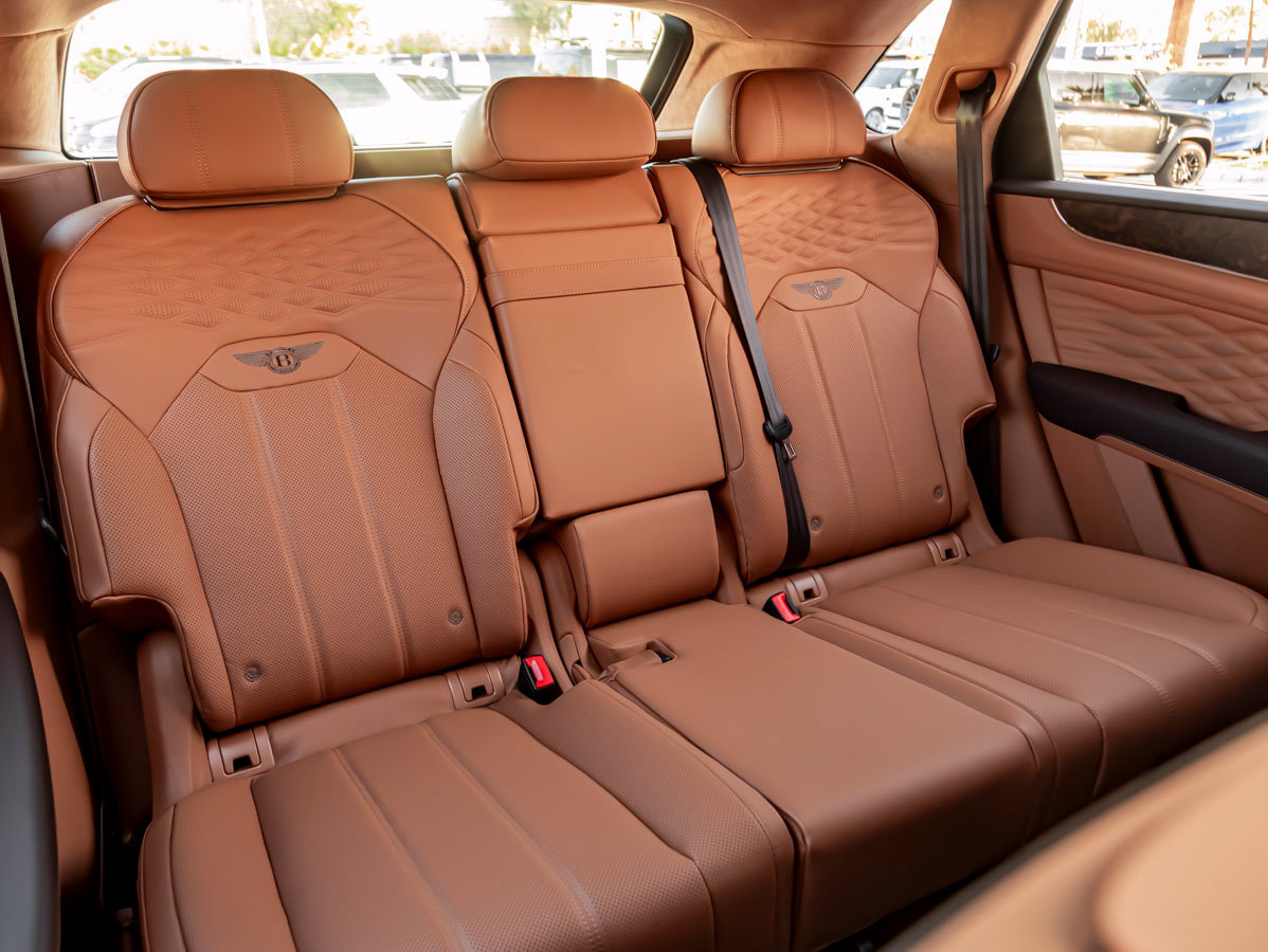 Used 2027 Bentley Bentayga AWD/4WD image 38