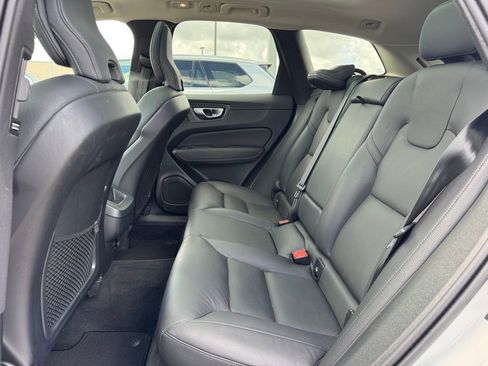 Used 2023 Volvo XC60 B5 Plus image 18