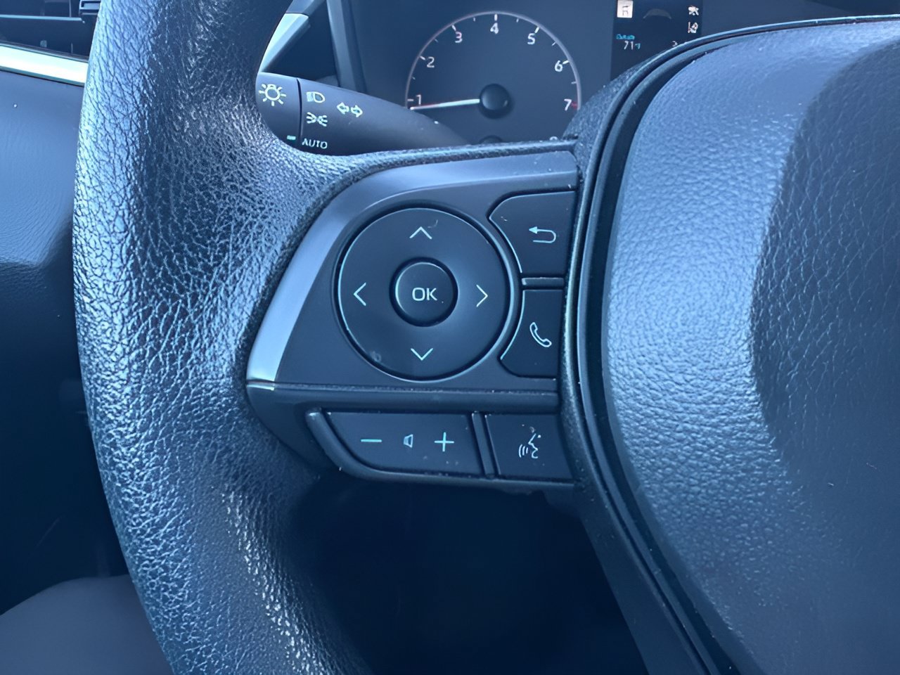 Used 2024 Toyota Corolla LE FWD image 16