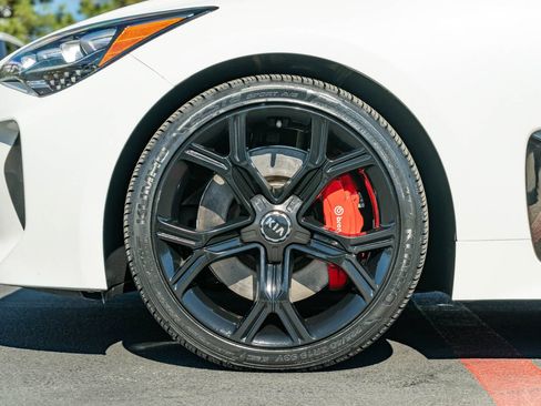 Used 2021 Kia Stinger GT1 RWD image 6