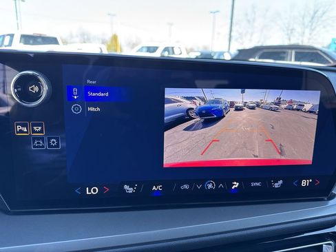 New 2026 Chevrolet Traverse LT image 17