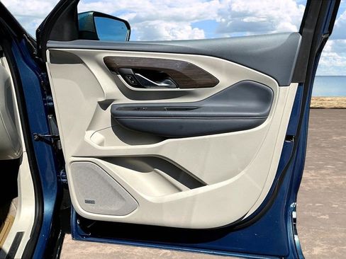 Used 2024 GMC Terrain Denali image 30