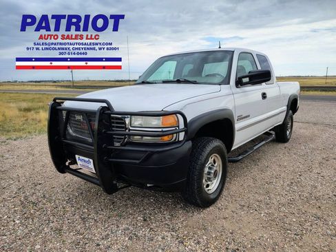 Used 2001 GMC Sierra 2500 SL AWD/4WD image 1
