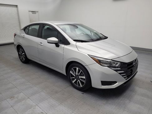 Used 2025 Nissan Versa SV FWD image 11