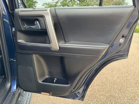 Used 2018 Toyota 4Runner SR5 image 32