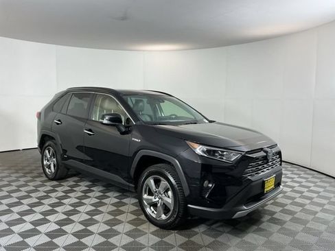 Used 2020 Toyota RAV4 Limited AWD/4WD image 3