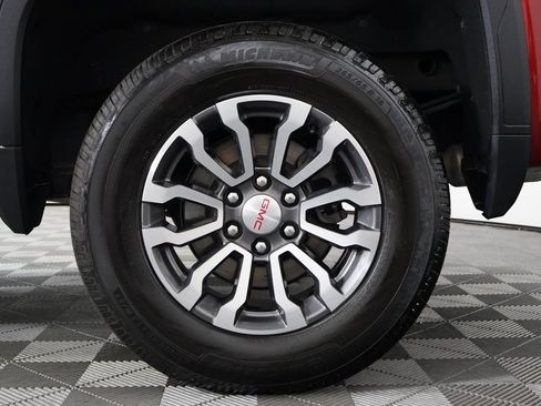 Used 2020 GMC Sierra 1500 AT4 w/ Technology Package AWD/4WD image 16