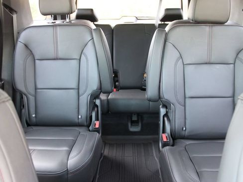 Certified 2023 Chevrolet Traverse RS w/ LPO, Floor Liner Package AWD/4WD image 44