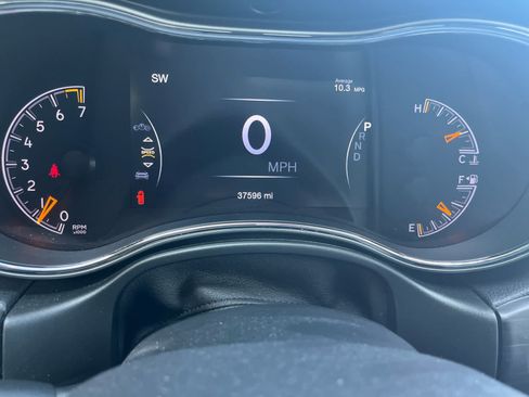 Used 2020 Jeep Grand Cherokee Limited AWD/4WD image 10