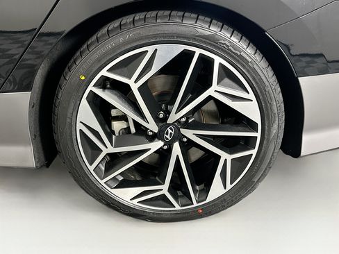 Used 2024 Hyundai Ioniq 6 SEL AWD/4WD image 11