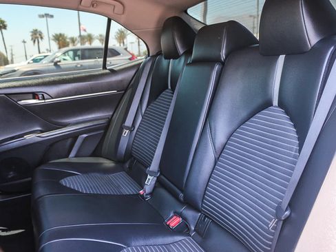 Used 2023 Toyota Camry SE FWD image 18