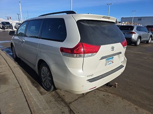 Used 2012 Toyota Sienna Limited image 4