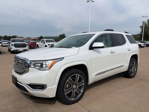 Used 2017 GMC Acadia Denali w/ Technology Package FWD image 7