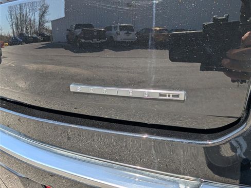 Used 2024 Jeep Wagoneer L Series II w/ Flexible Seating Group image 10