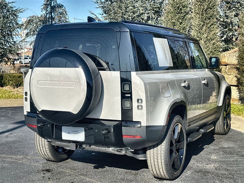 Used 2026 Land Rover Defender 110 S image 5