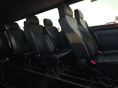 Used 2019 Mercedes-Benz Sprinter 170 w/ Driver Convenience Package image 5