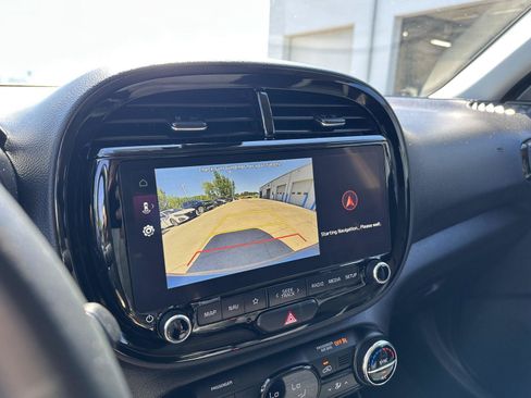 Used 2025 Kia Soul EX FWD image 30