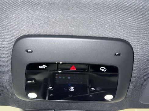 Used 2025 Volvo EX30 Ultra image 25