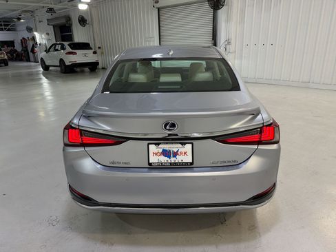 Used 2022 Lexus ES 300h Ultra Luxury image 27