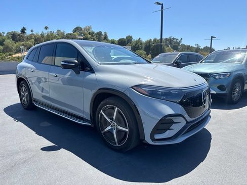 Used 2024 Mercedes-Benz EQS 580 4MATIC SUV image 3