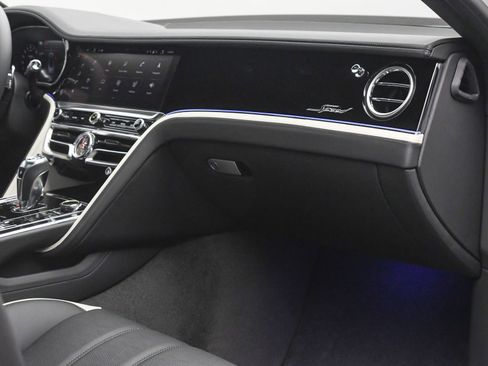 Used 2025 Bentley Flying Spur Plug-In Hybrid AWD/4WD image 20