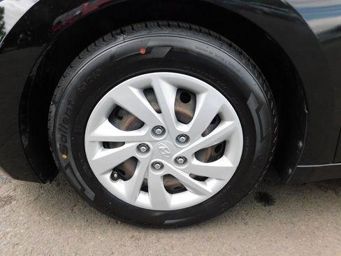 Used 2017 Hyundai Elantra SE FWD image 20