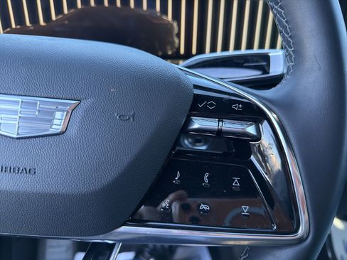 Used 2024 Cadillac Lyriq Tech image 16