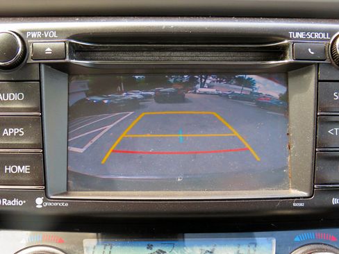 Used 2018 Toyota RAV4 XLE w/ Plus Extra Value Package image 29