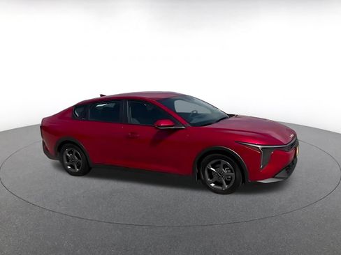 Used 2025 Kia K4 FWD image 2