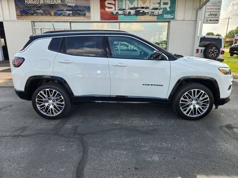 Used 2022 Jeep Compass Limited w/ Elite Group AWD/4WD image 2