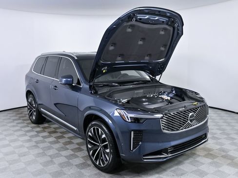 Certified 2026 Volvo XC90 T8 Ultra w/ Protection Package Premier image 37