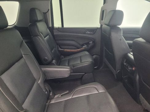 Used 2019 Chevrolet Suburban Premier AWD/4WD image 19