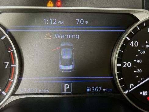 Used 2023 Nissan Altima 2.5 SR FWD image 13