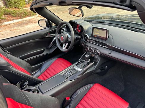 Used 2018 FIAT 124 Spider Abarth image 25