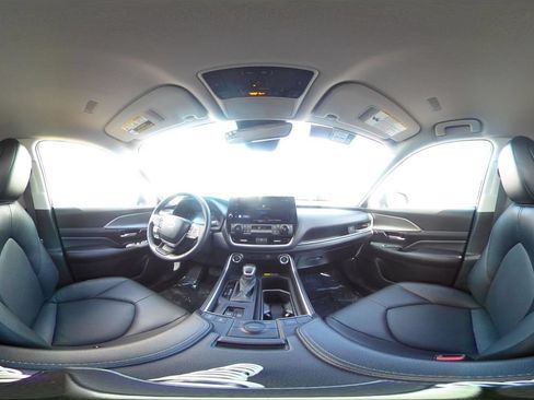 Used 2025 Toyota Grand Highlander FWD image 42