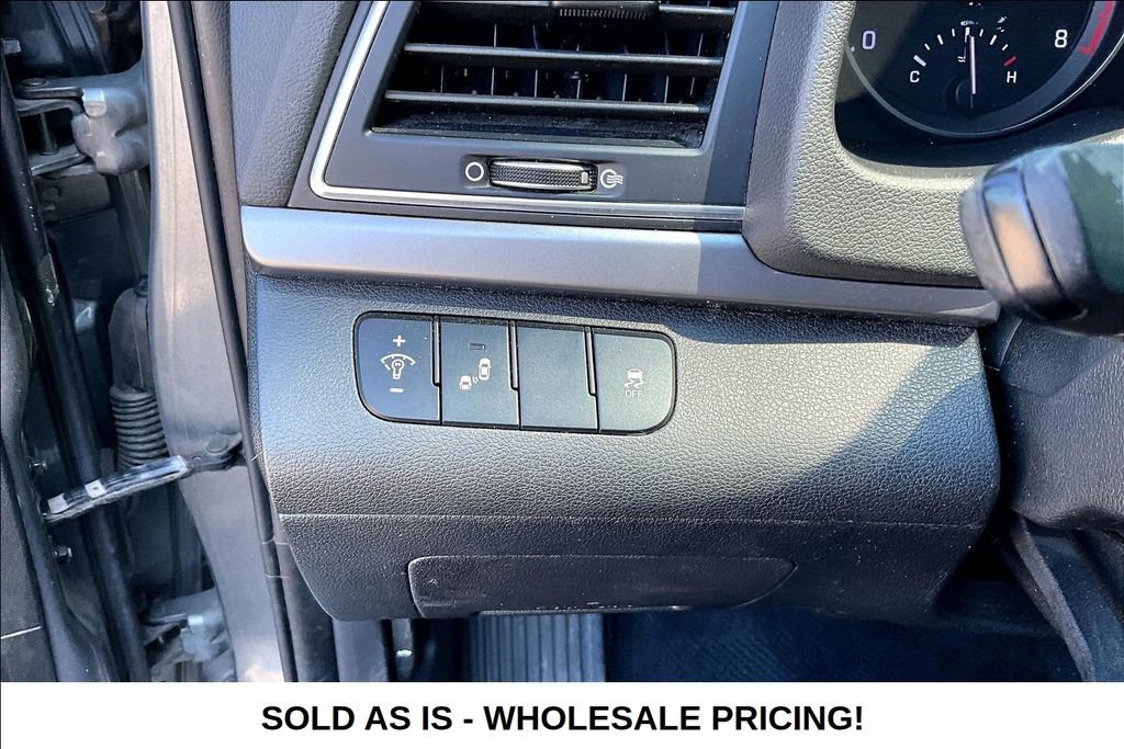 Used 2017 Hyundai Elantra Limited FWD image 10