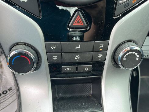 Used 2015 Chevrolet Cruze LT FWD image 16