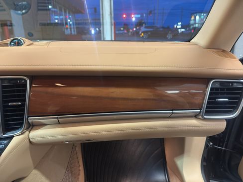 Used 2010 Porsche Panamera S RWD image 22
