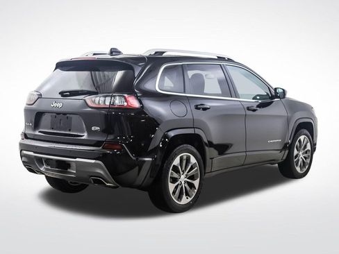 Used 2019 Jeep Cherokee Overland w/ Technology Group AWD/4WD image 5