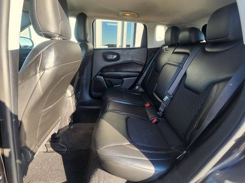 Used 2018 Jeep Compass Latitude w/ Popular Equipment Group FWD image 19