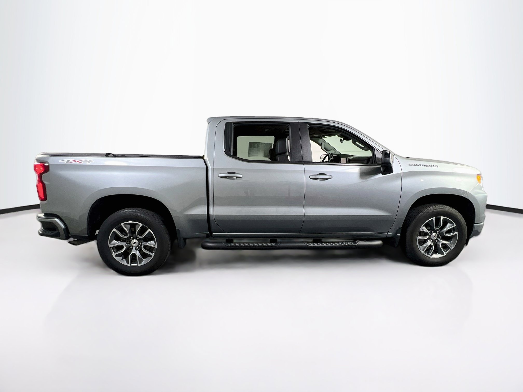 Used 2025 Chevrolet Silverado 1500 RST w/ Convenience Package II AWD/4WD image 4