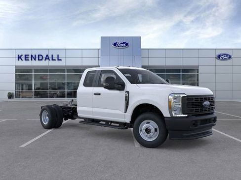New 2025 Ford F350 XL w/ Snow Plow Prep Package image 7