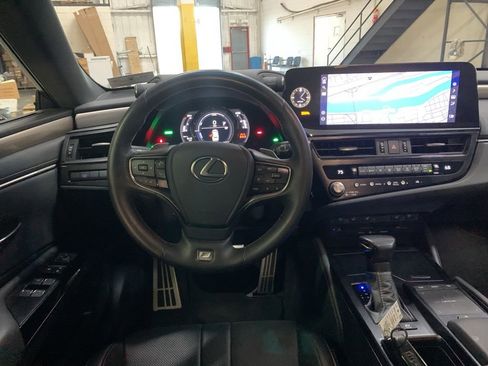 Used 2022 Lexus ES 300h F Sport image 16