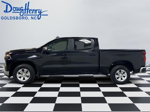 Used 2021 Chevrolet Silverado 1500 LT image 2