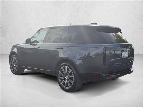 Used 2025 Land Rover Range Rover SE AWD/4WD image 6