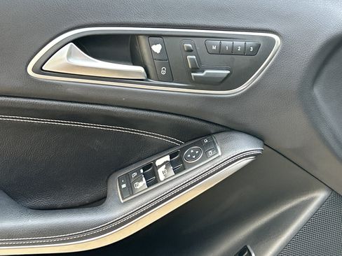 Used 2016 Mercedes-Benz GLA 250 image 17