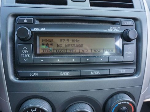 Used 2012 Toyota Corolla LE image 9