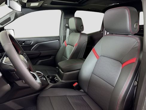 Used 2026 Chevrolet Colorado Z71 w/ Technology Package image 24